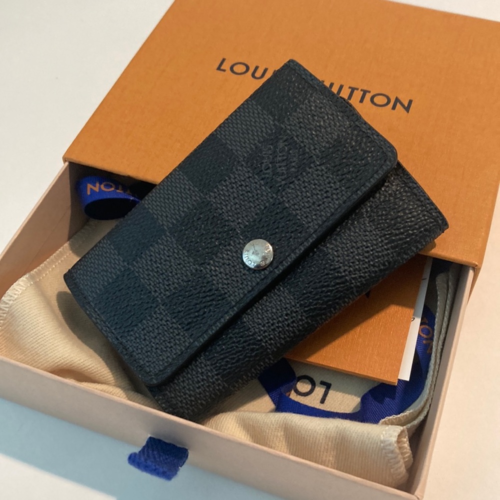 Louis Vuitton 6 key Holder
